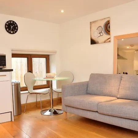 Ashbrook Lets Apartments Blewbury Room photo
